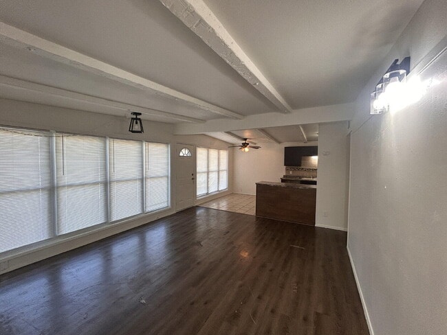 Foto del edificio - 2742 68th St