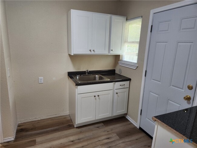 Building Photo - 1817 E Barton Ave