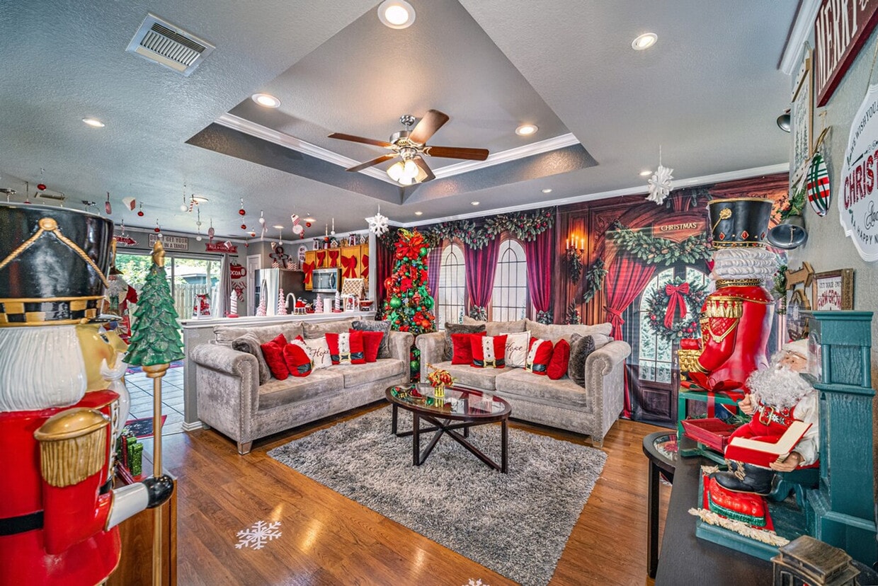 Primary Photo - 1412 Poppy Seed Ln