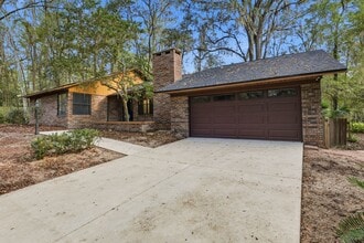 Building Photo - 5401 SW 86th Dr