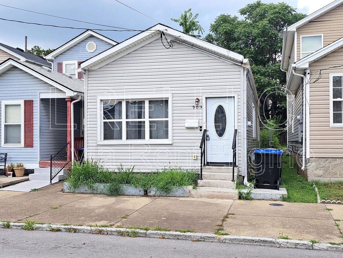 Photo - 905 E Madison St