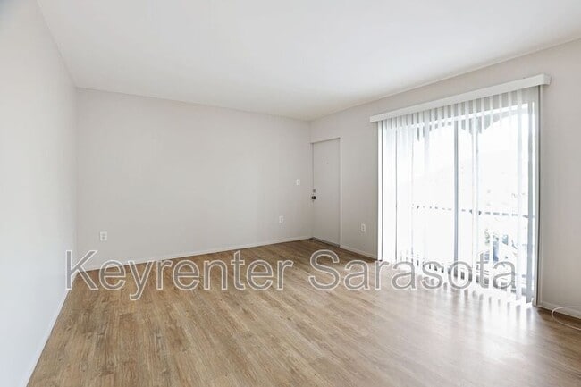 Foto del edificio - 2304 Ringling Blvd