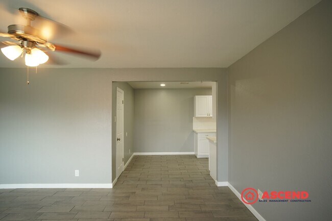 Foto del edificio - 3-Bedroom Home In East Bakersfield!