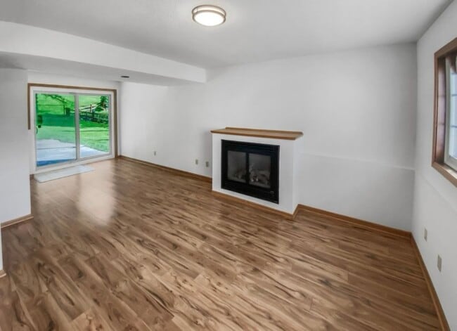 Foto del edificio - 3866 Westbury Dr