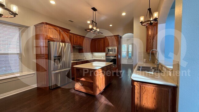 Foto del edificio - 1732 E Branch Hollow Dr