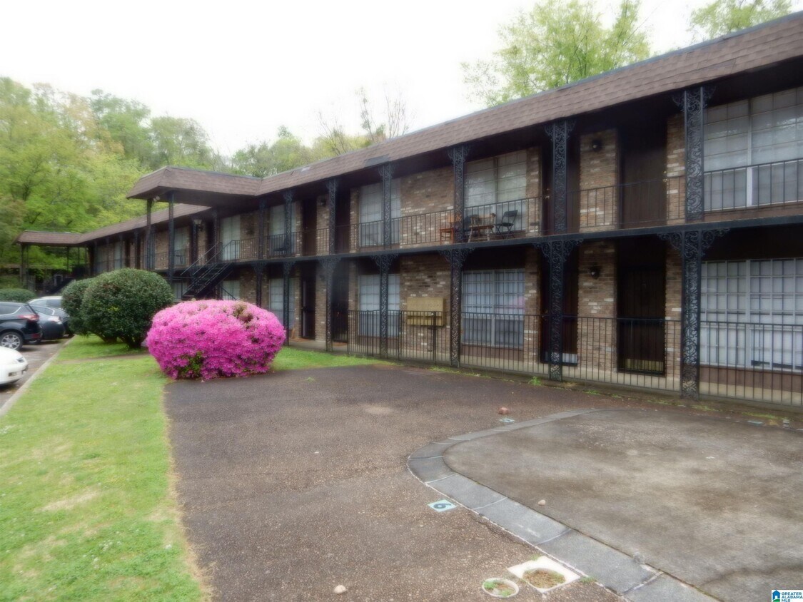 Primary Photo - 2325 10th Ct S