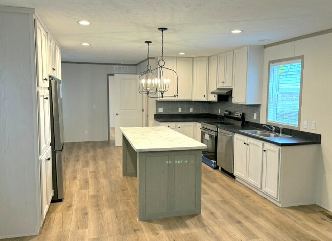 Foto del edificio - 7145 S Meridian St