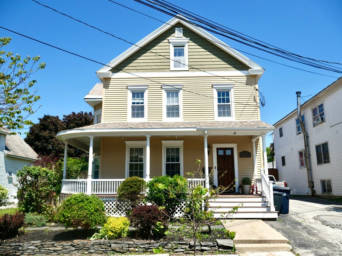 21 Mansfield Pl, Rutland, VT 05701 House Rental in Rutland, VT