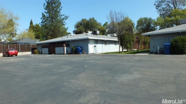 Building Photo - 1019 Sibley St