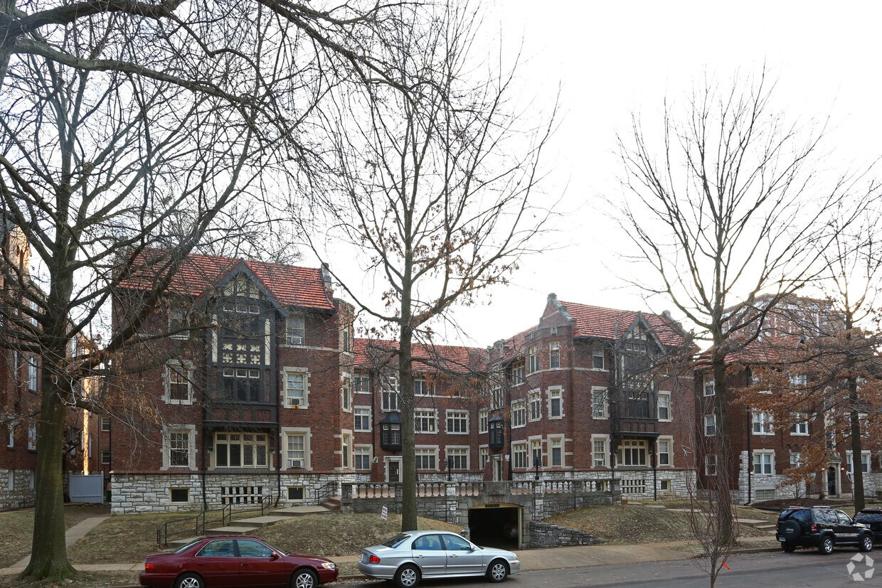 Building Photo - 7556 Byron Pl