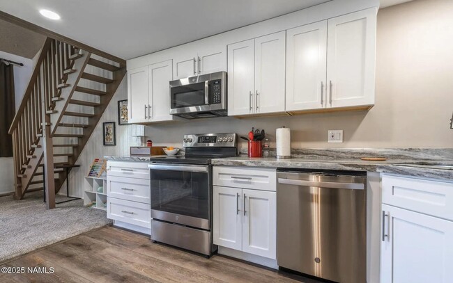 Foto del edificio - 2747 N Fairview Dr