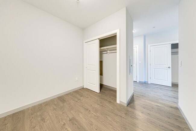 Building Photo - 576 56th St