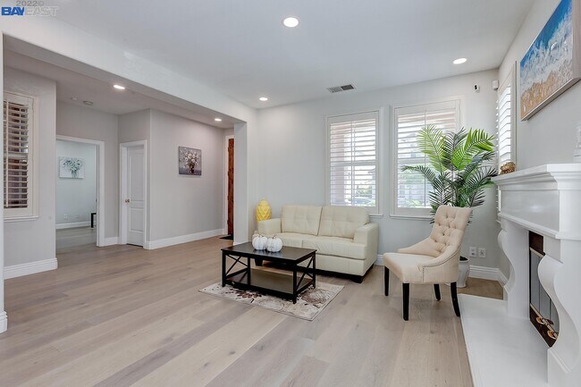 Foto del edificio - 5910 Penwood Ln