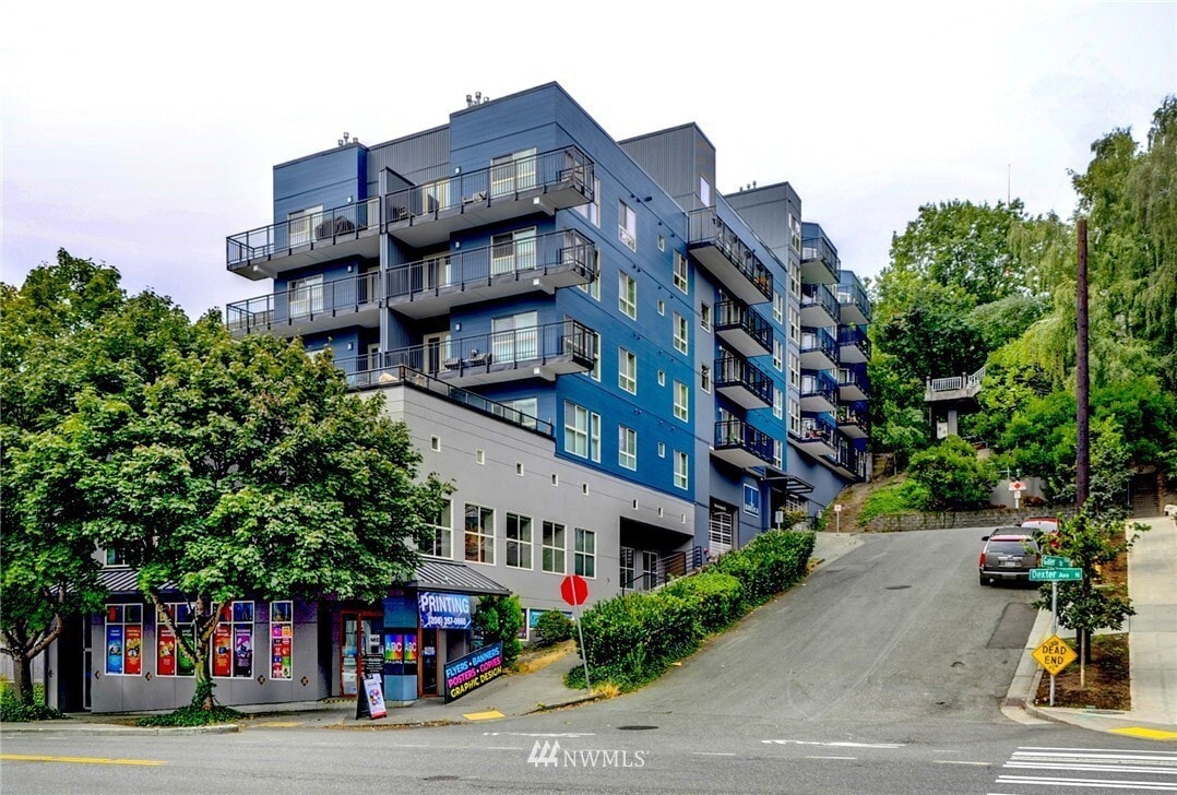 Nautica Exterior - 701 Galer St (Seattle, WA)