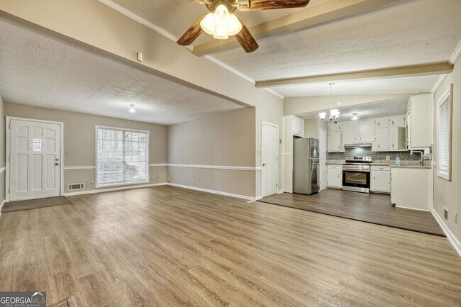 Foto del edificio - 642 Simone Way