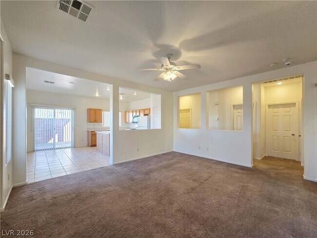 Foto del edificio - 184 Mt Earl Ave