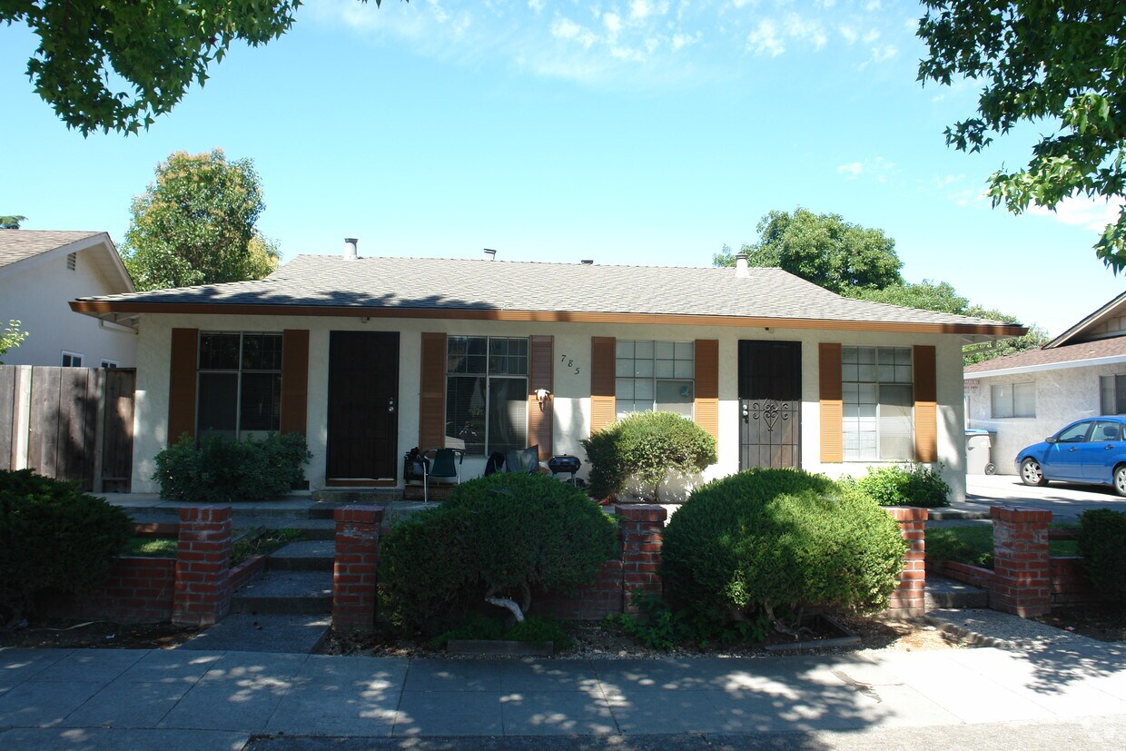 Building Photo - 785 Nevin Way
