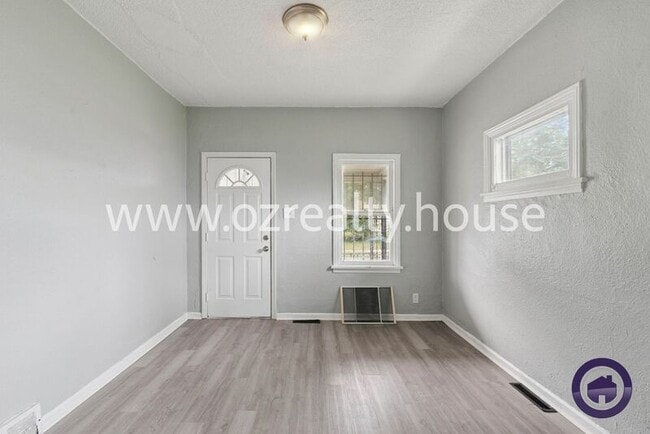 Foto del edificio - 207 Pulaski St