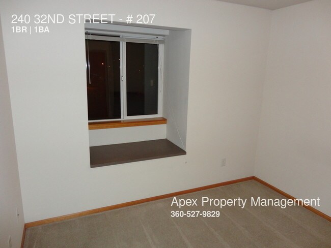 Building Photo - 240 32ND St