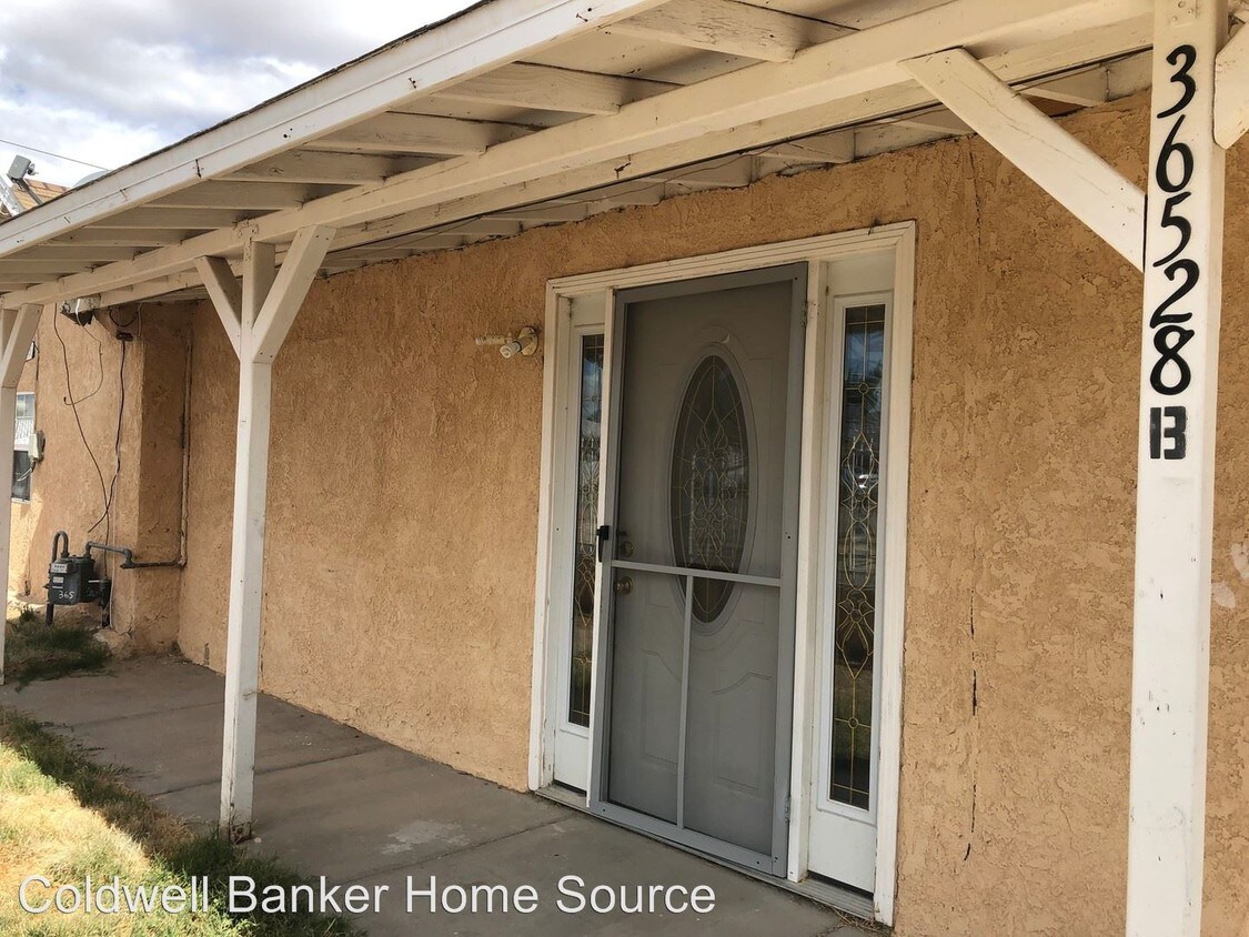 36528 Irwin Rd, Barstow, CA 92311 Room for Rent in Barstow, CA