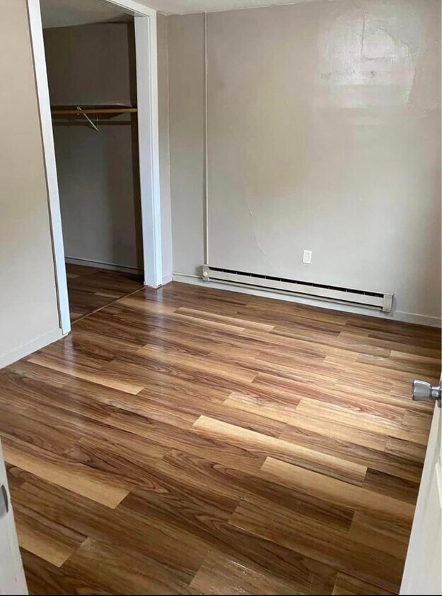 219 E 6th Ave Unit 3 BR, ster, SD 57274 Apartments in ster