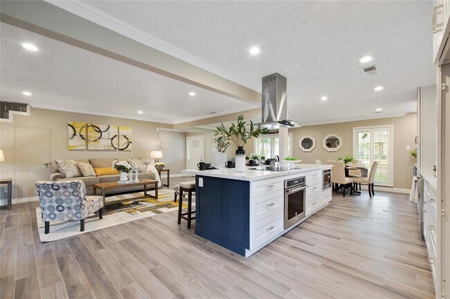 Foto del edificio - 5026 Saxon Dr