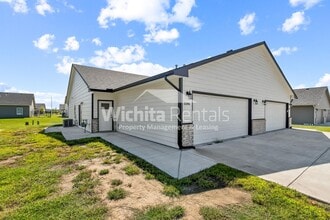 Building Photo - 5164 Honeylocust St