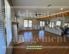 Building Photo - 846 Donaghey Ave