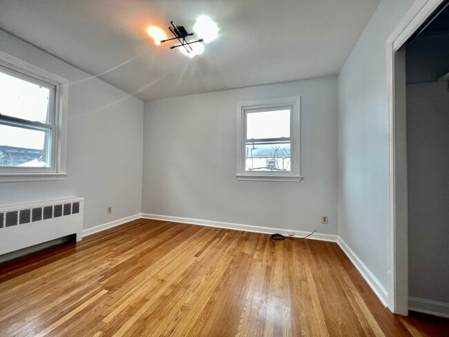 119 Hobart Ave 4 - 117 Hobart Ave