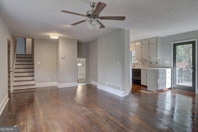 Foto del edificio - 5532 Four Winds Dr SW