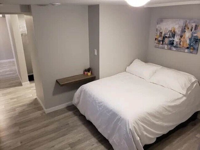 Building Photo - 152 Essex St