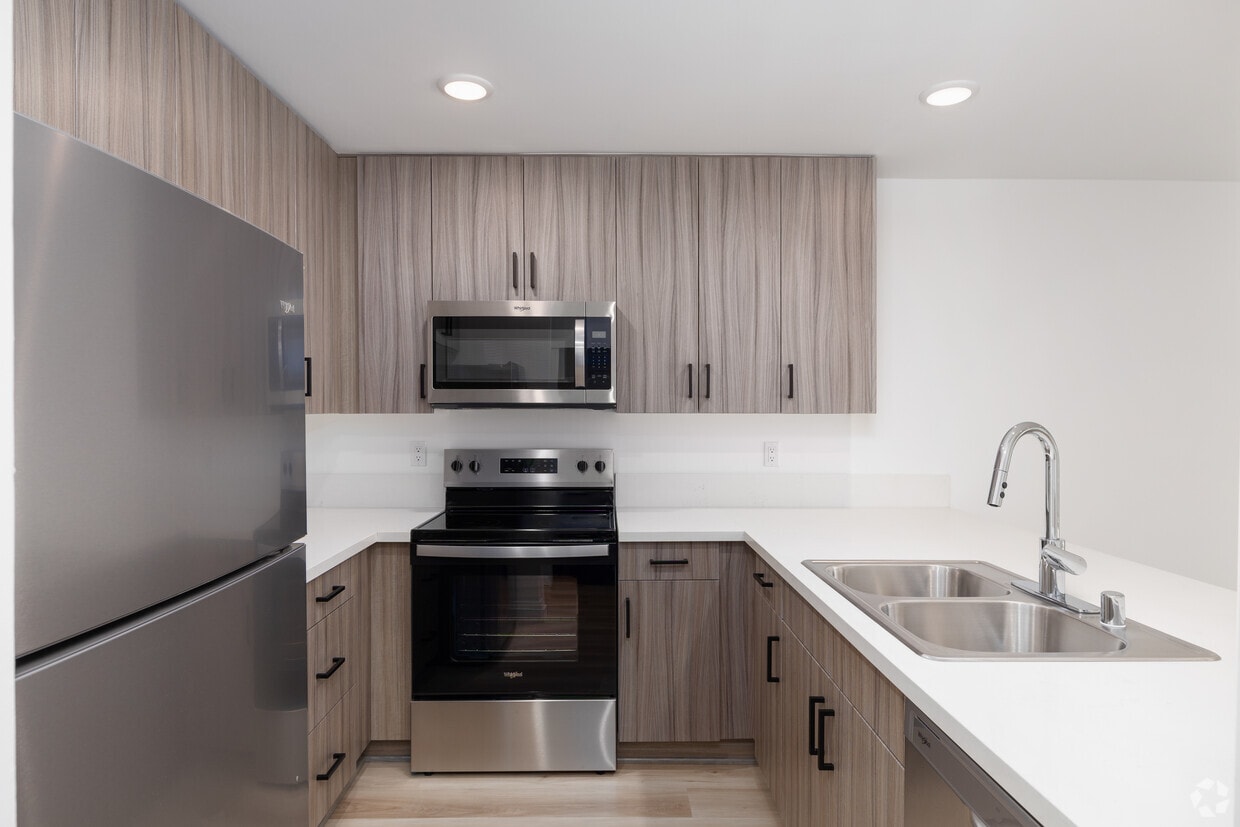 Primary Photo - Modernaire Apartments