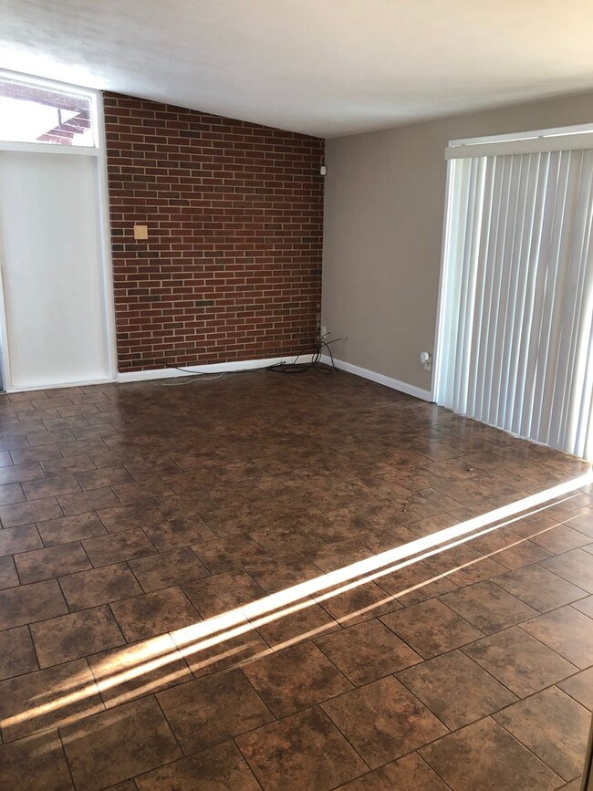 Building Photo - Coming soon! Bright and Spacious 4 Bedroom...