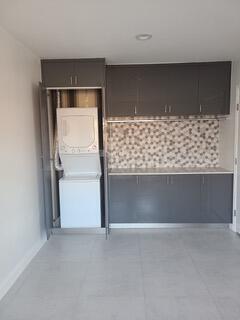 Foto del edificio - 1351 W Mango St