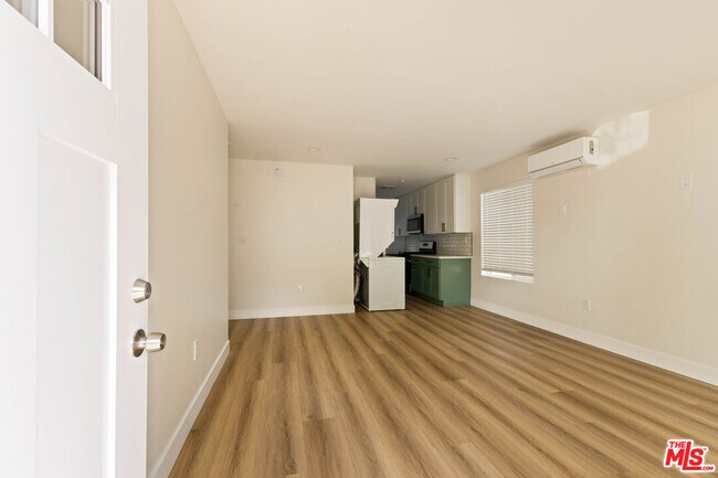 Foto del edificio - 340 S Ave 56