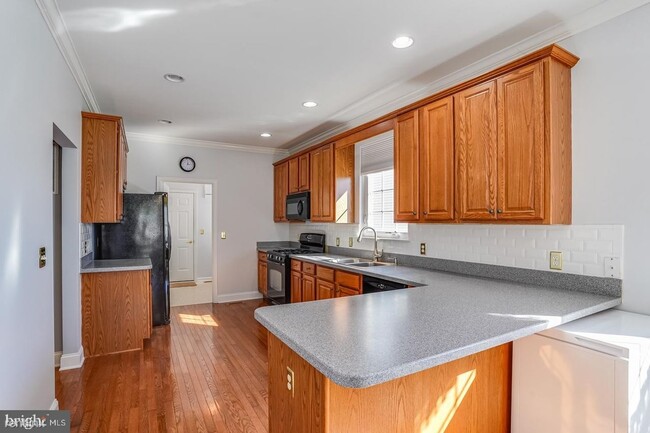 Building Photo - 2 br, 2 bath House - 403 Topiary Ln