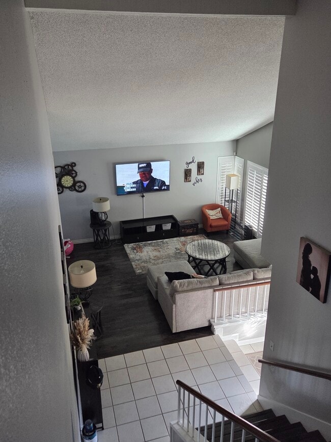 Foto del edificio - 22 Ridge Crest Cir