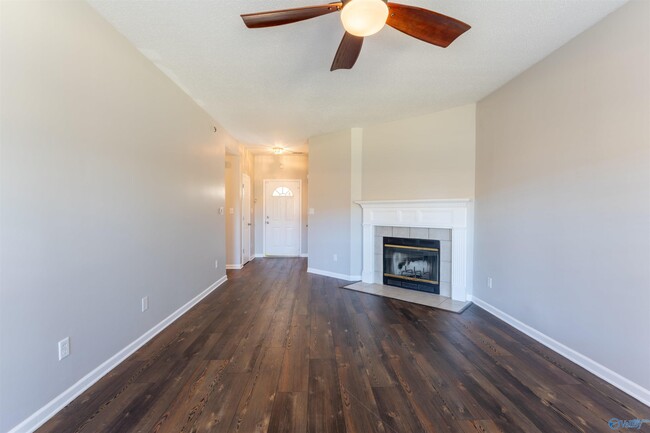 Building Photo - 122 Otter Trail SW