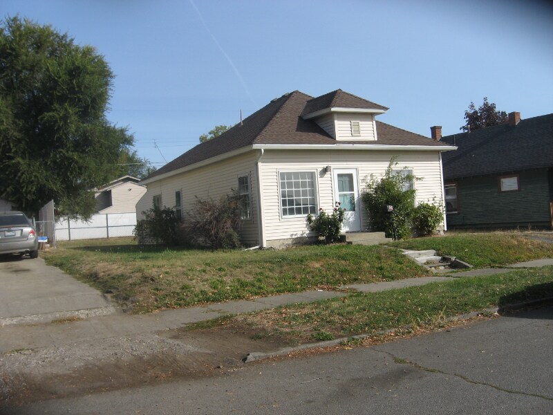 Primary Photo - 1323 E Liberty Ave