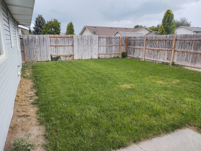 Building Photo - 791 Lilac