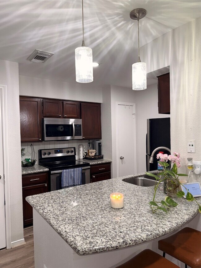 Building Photo - 3600 Jeanetta St