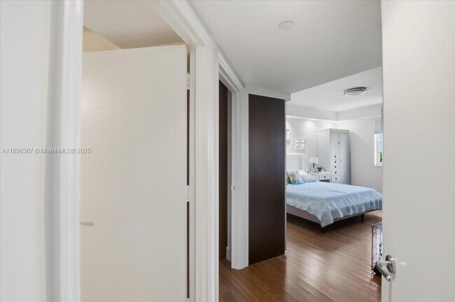 Foto del edificio - $5,500MONTHLY;20000 E COUNTRY CLUB DR #516...