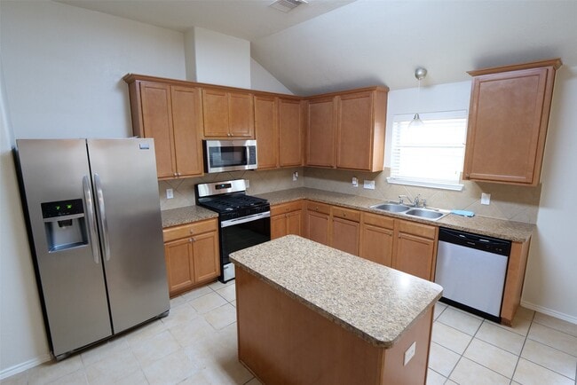 Building Photo - 24622 Colonial Maple Dr