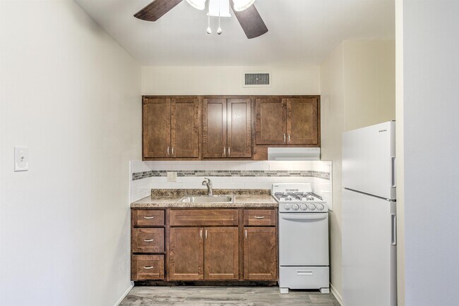 Foto del edificio - 3100 Arsenal St