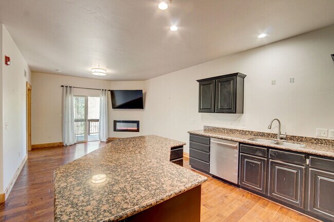 Building Photo - 5519 Lillehammer Ln