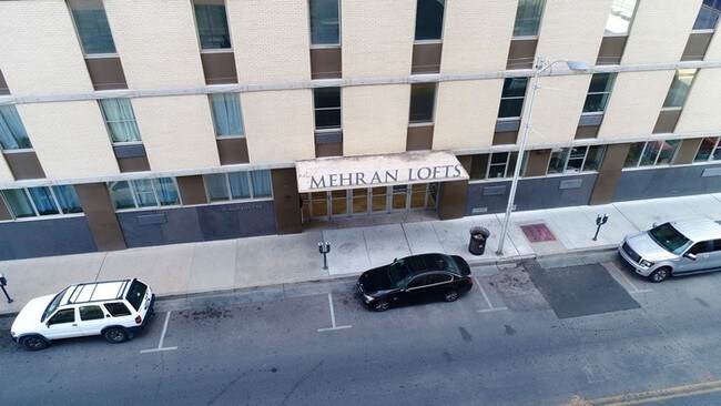 Building Photo - 517 Gold Ave SW