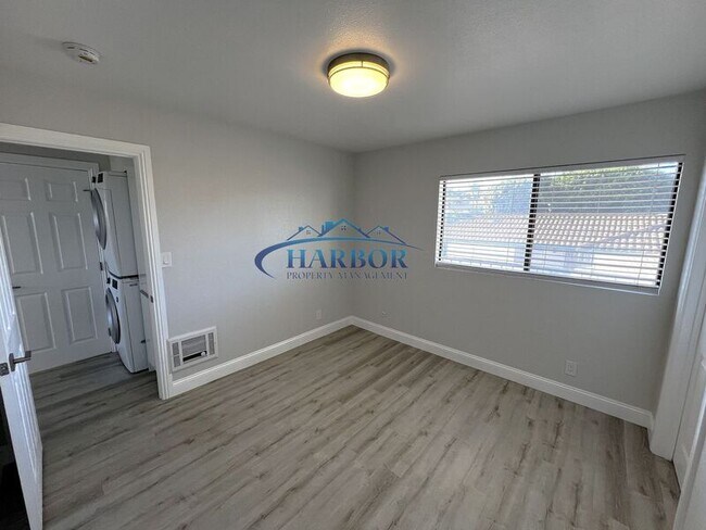 Foto del edificio - 1166 W 22nd St