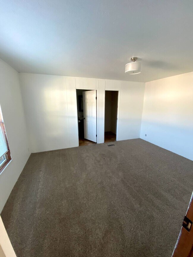 Foto del edificio - 1889 Stafford Ct