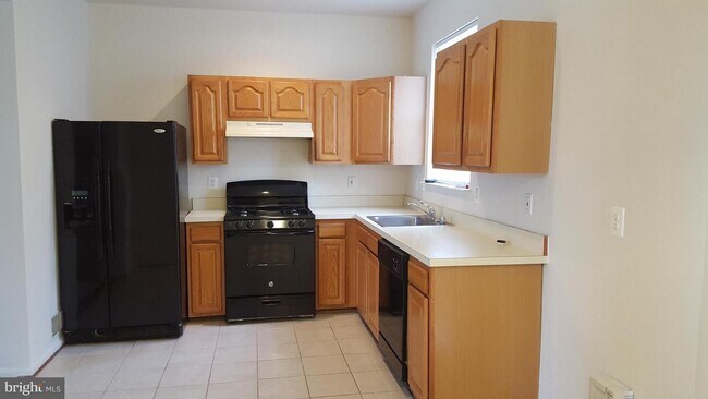 Foto del edificio - 9803 Quiet Brook Ln