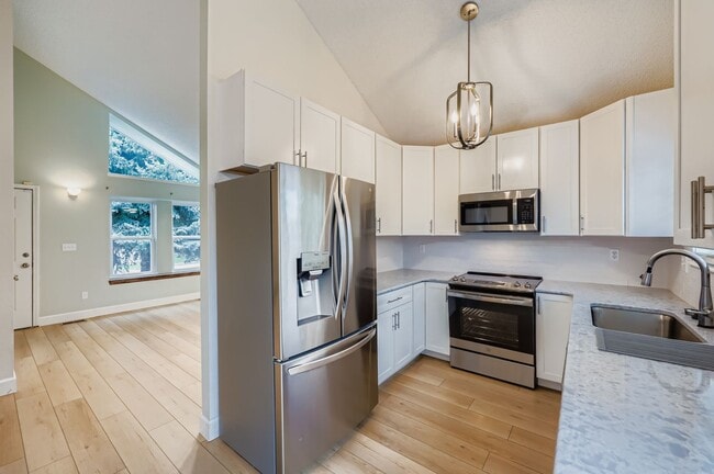 Foto del edificio - 3435 Mountainside Dr